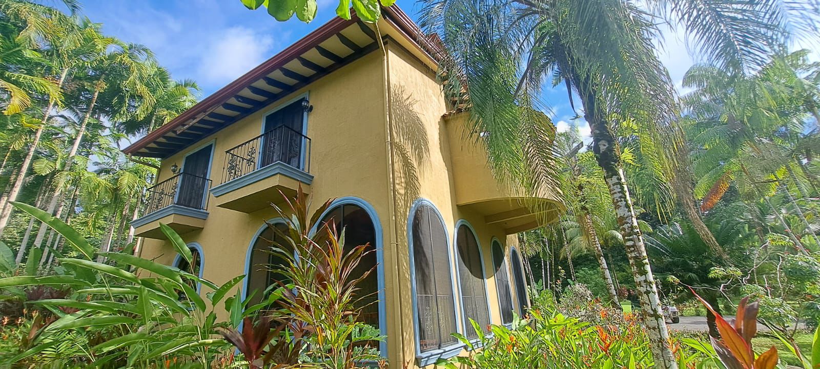 Side view of the Spanish villa